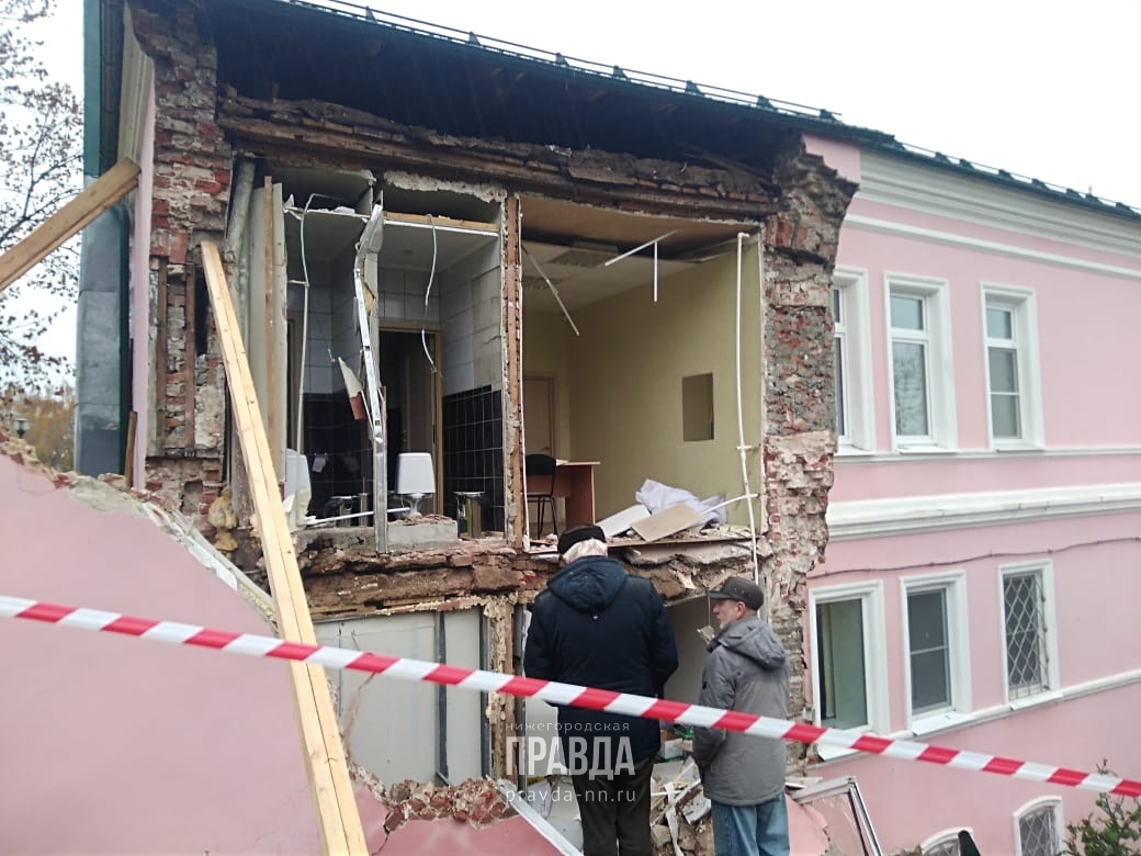 Стена здания духовного училища обвалилась в Нижнем Новгороде: вспоминаем,  какие еще дома-памятники разрушила реставрация | Нижегородская правда