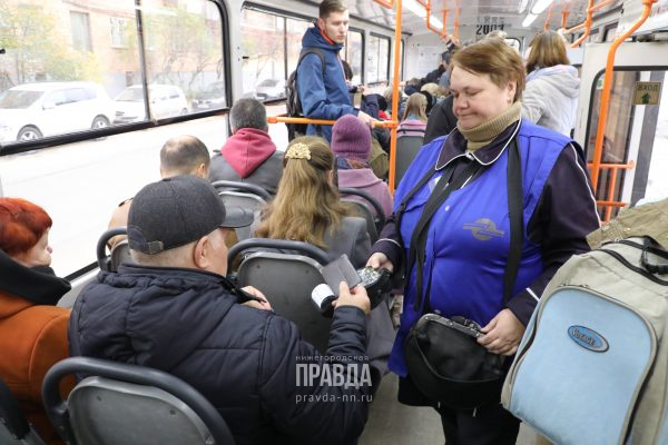 Разбираемся, почему в нижегородском транспорте не удается заплатить за проезд банковской картой