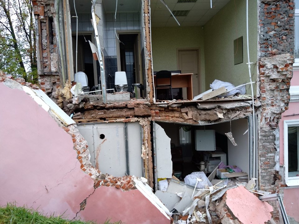 Стена здания центра подготовки церковных специалистов рухнула в Нижнем Новгороде