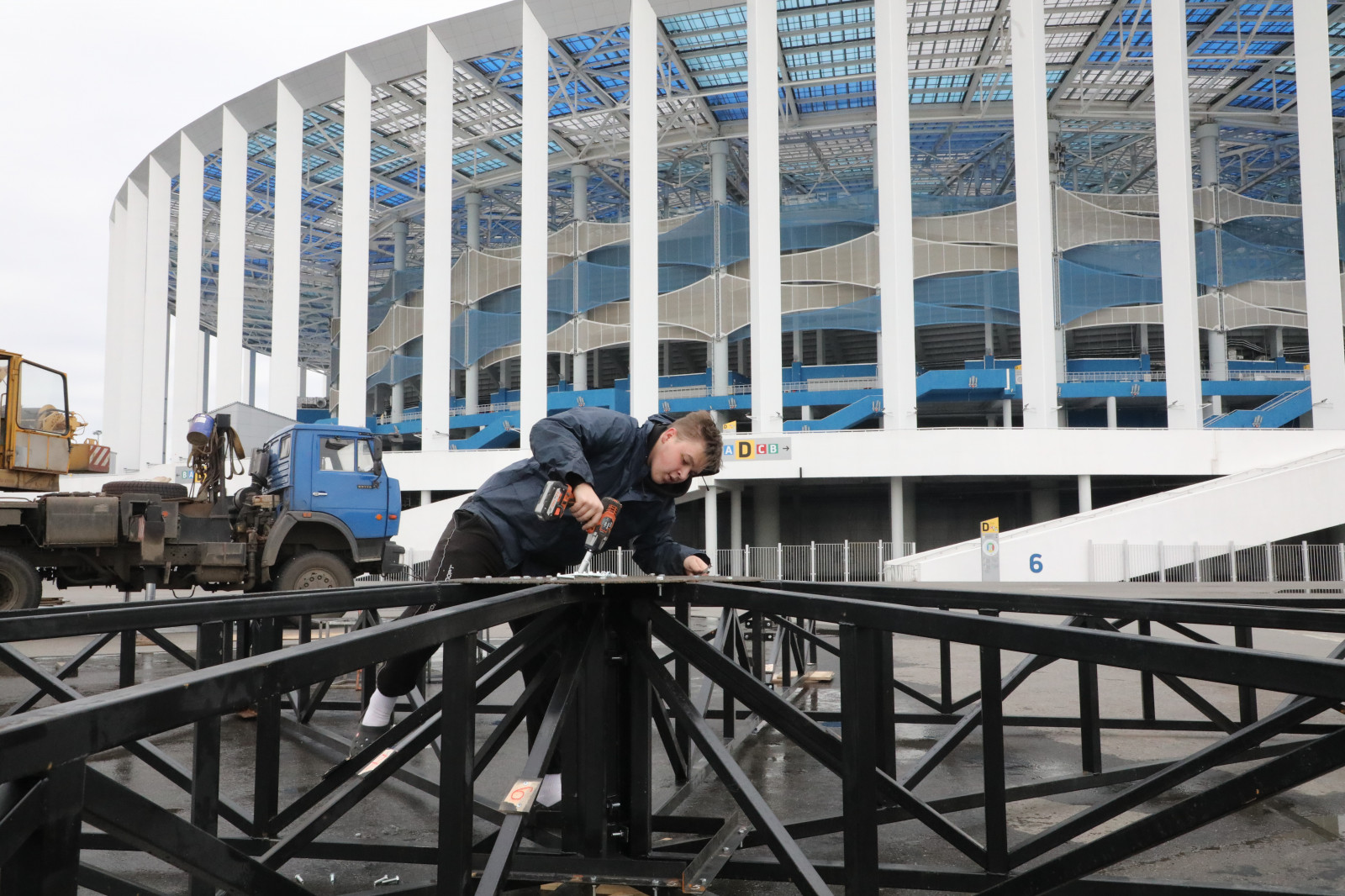 Стадион Нижний Новгород 2019. Стадион Нижний Новгород Россия спортивная держава. Путин в Нижнем Новгороде стадио. Стадион Нижний Новгород выгрузка.