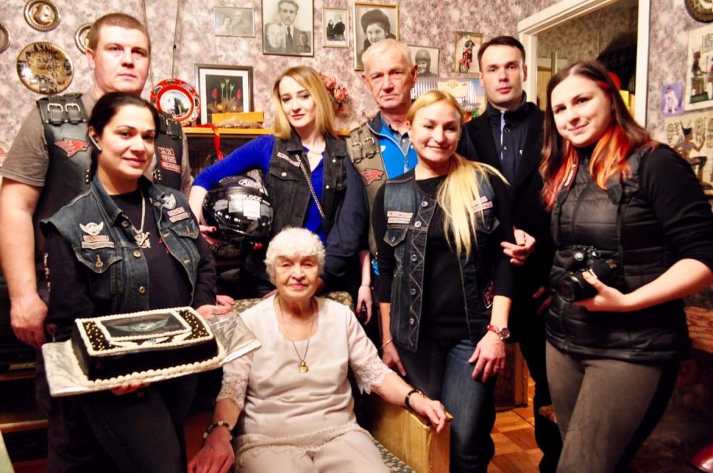 70 лет на железном коне: нижегородская байкерша отпраздновала своё 89-летие