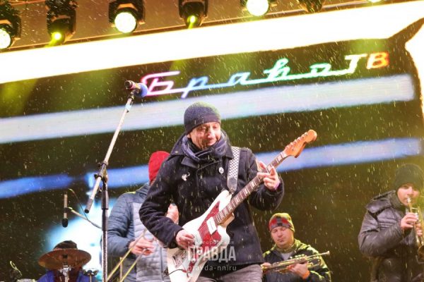 Камикадзе-рок в Нижнем Новгороде: смотрим, как проходил концерт группы «Браво»