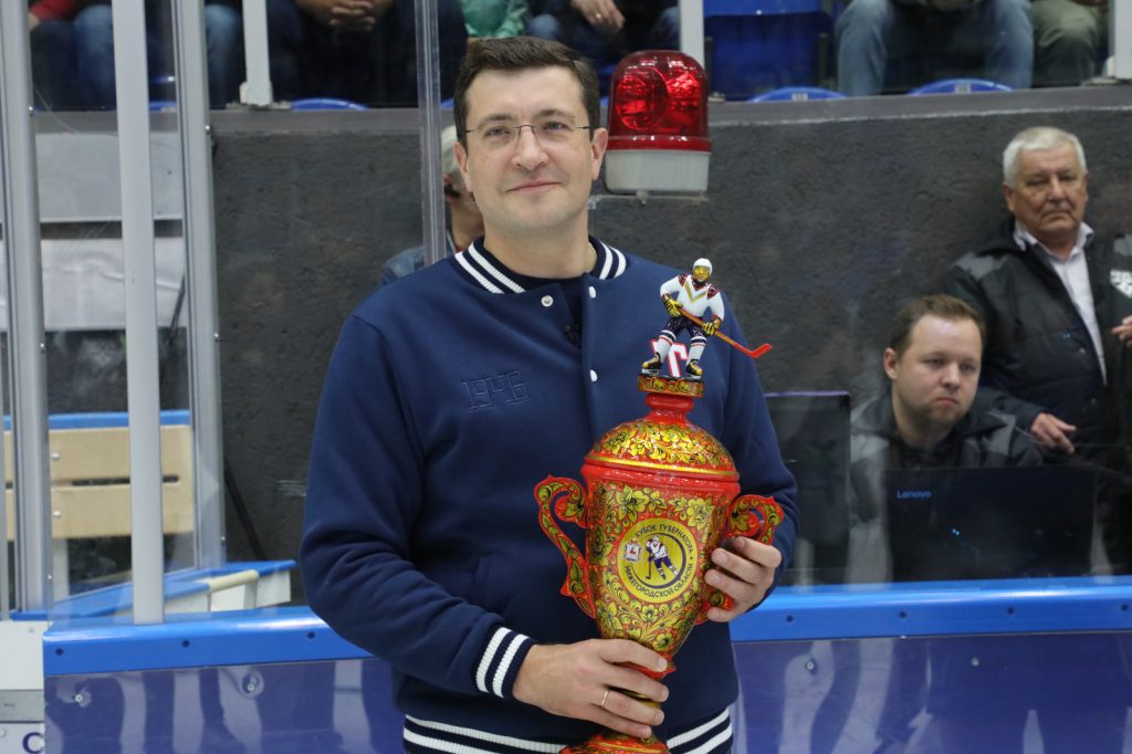 Глеб Никитин поздравил игроков и тренерский штаб ХК «Торпедо» с крупной победой над ХК «Сибирь»