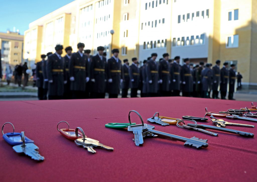 Более 300 семей военнослужащих получили новые квартиры в Сарове