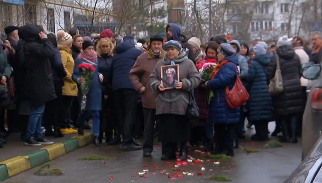 С погибшей в аварии на улице Горького мамой школьницы простились в Нижнем Новгороде