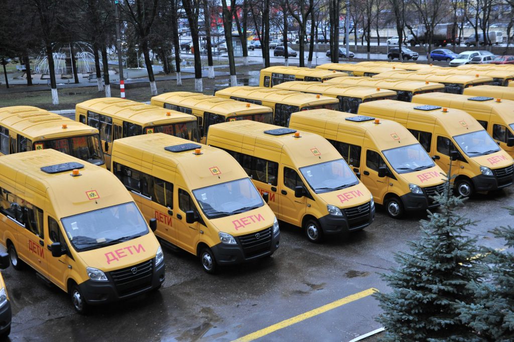 «Группа ГАЗ» передала Нижегородской области 37 школьных автобусов