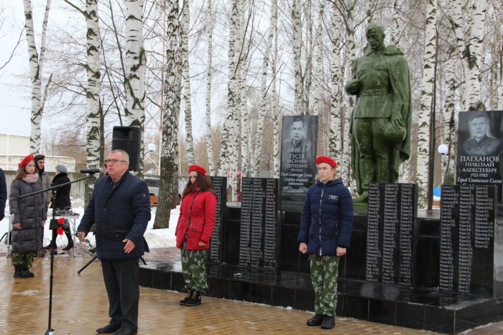 Памятник солдату отреставрировали в Сергаче Нижегородской области