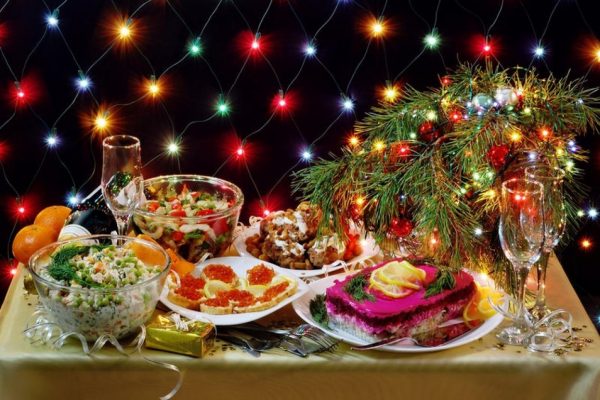 Мясо, овощи или сыр: что готовить на новогодний стол, учитывая вкусовые пристрастия символа года
