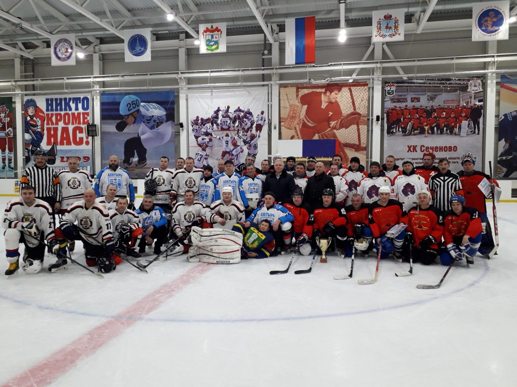 В Сеченово прошел открытый турнир по хоккею с шайбой среди ветеранских команд
