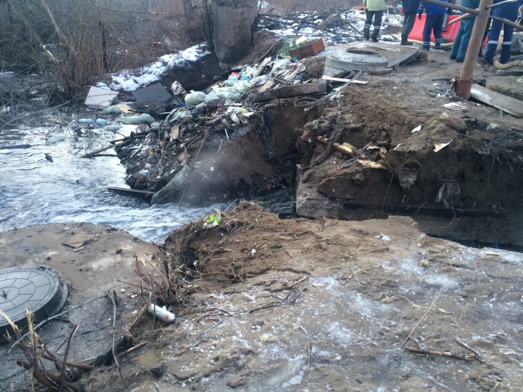 Режим ЧС введен в Нижнем Новгороде из-за аварии на канализационном коллекторе