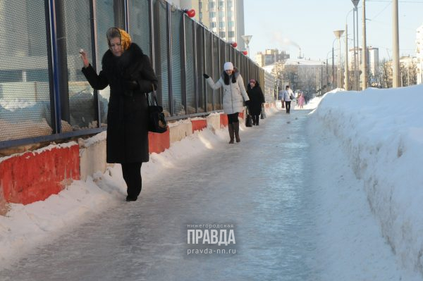 Нижегородцы жалуются на уборку дорог и тротуаров: что грозит коммунальщикам за некачественную работу