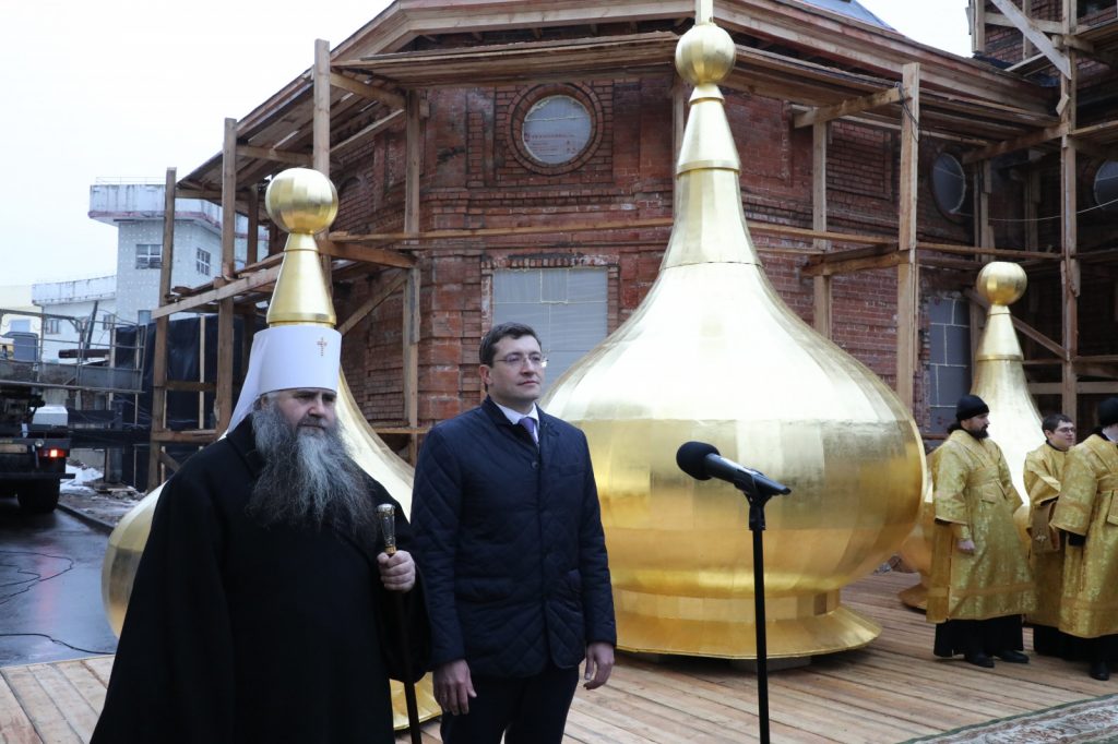 Митрополит Нижегородский и Арзамасский Георгий освятил кресты и купола храма в честь святителя Николая Чудотворца