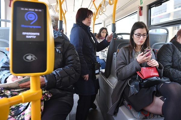 Нижегородцы жалуются на новые валидаторы в автобусах: разбираемся, почему терминалы не работают