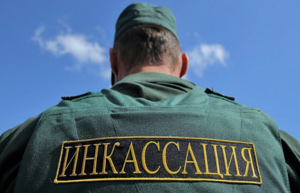 Инкассаторов ограбили на улице Чаадаева в Нижнем Новгороде