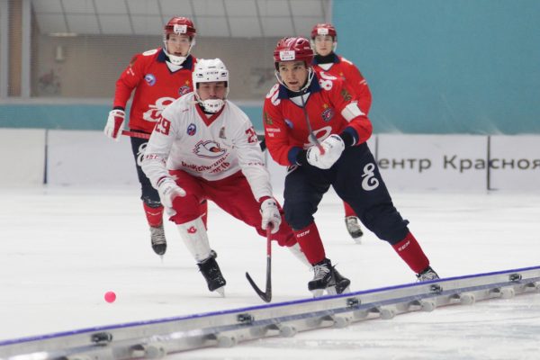 Хоккеисты нижегородского «Старта» с крупным счётом проиграли лидеру суперлиги