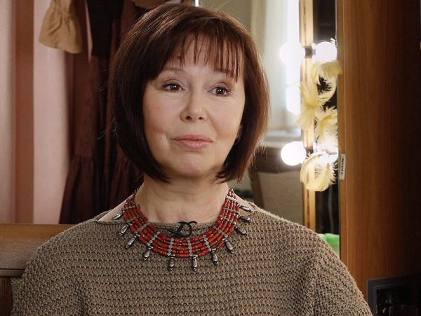 64-летней актрисе Евгении Симоновой удалили лёгкое из-за онкологии