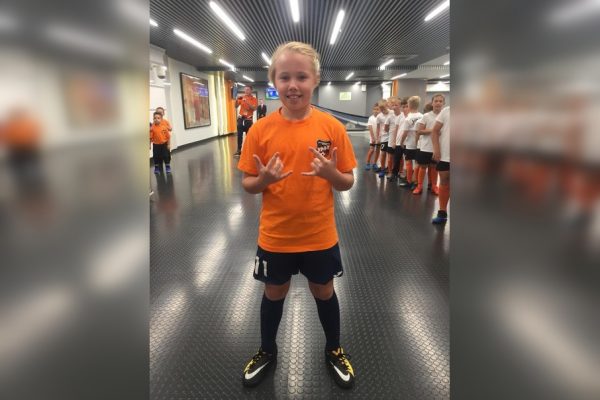 11-летняя школьница стала капитаном мальчишеской сборной по мини-футболу: мама девочки рассказала о ее пути в большой спорт