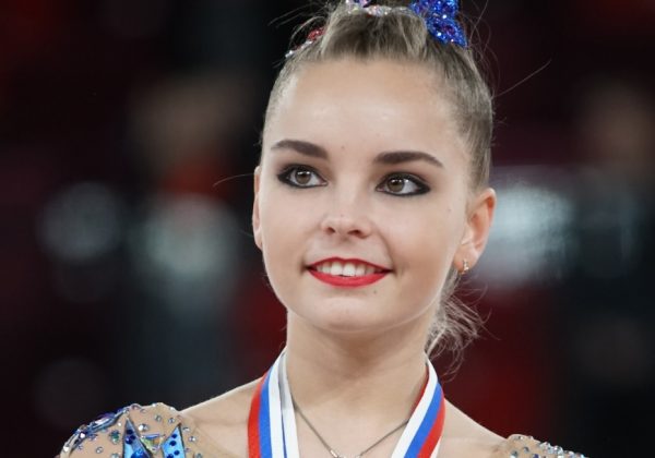 Арина Аверина стала чемпионкой страны по художественной гимнастике в индивидуальном многоборье