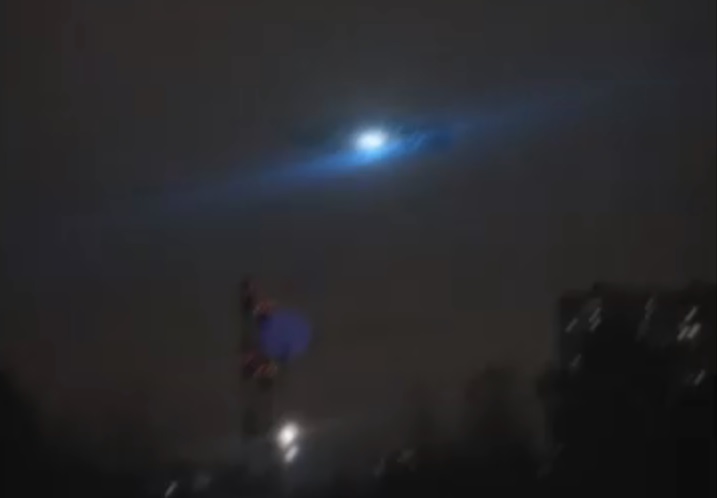 Фото дня: нижегородцы в небе заметили НЛО