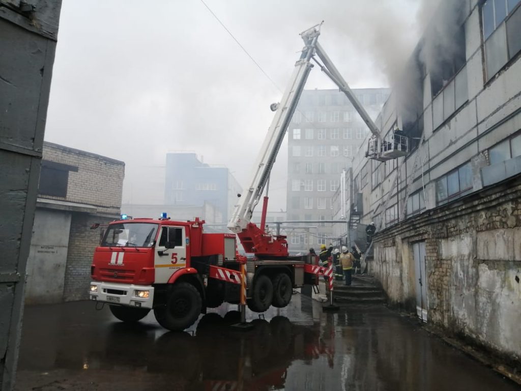 Спасено 4 человека: цех по производству полиэтиленовых мешков сгорел в Нижнем Новгороде