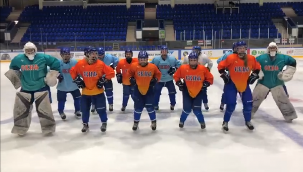 Видео дня: хоккеистки «СКИФ» присоединились к UNO-челлендж