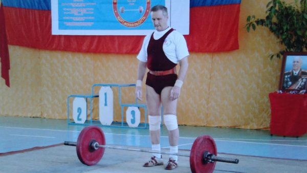 Арзамасский пенсионер Василий Обухов стал серебряным призером на чемпионате России по тяжёлой атлетике