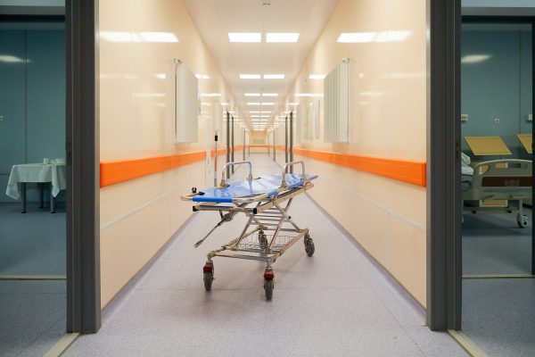 Военный госпиталь открылся в Нижнем Новгороде раньше срока: смотрим, где будут лечить больных коронавирусом