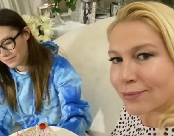 Екатерина Одинцова отметила день рождения дочери онлайн