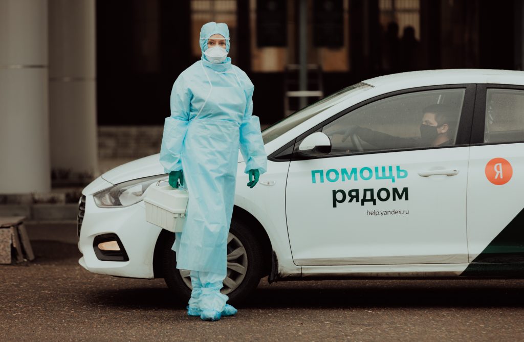 Больше 4 тысяч бесплатных поездок на такси до пациентов совершили нижегородские врачи
