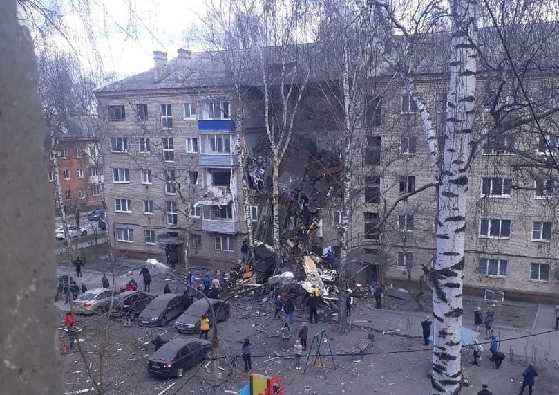 Подъезд пятиэтажки разрушился из-за взрыва газа в Орехово-Зуево: рассказываем, что известно на данный момент