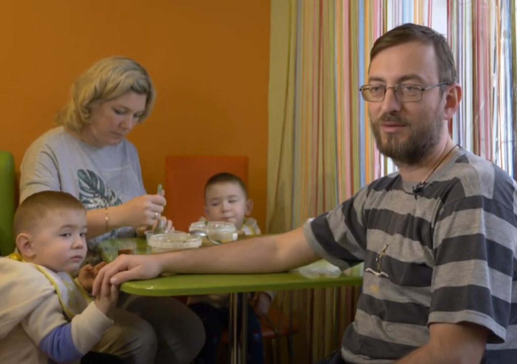Трехлетним близнецам из Нижнего Новгорода нужна помощь