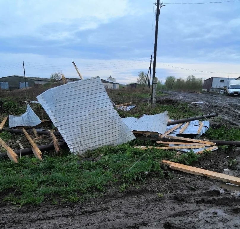Ураган сорвал крышу с фермы в Нижегородской области