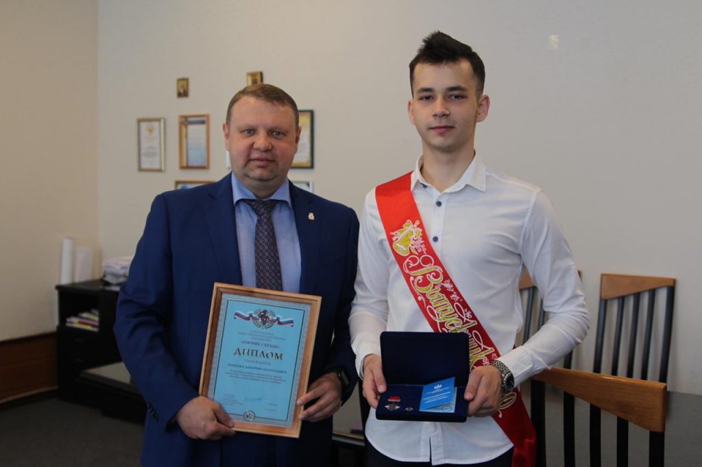 Школьник из Нижнего Новгорода получил награду за спасение друга из реки