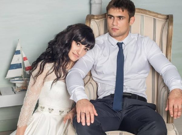 «Не могу больше терпеть»: самбист Сергей Рябов позвал девушку замуж по пути в магазин