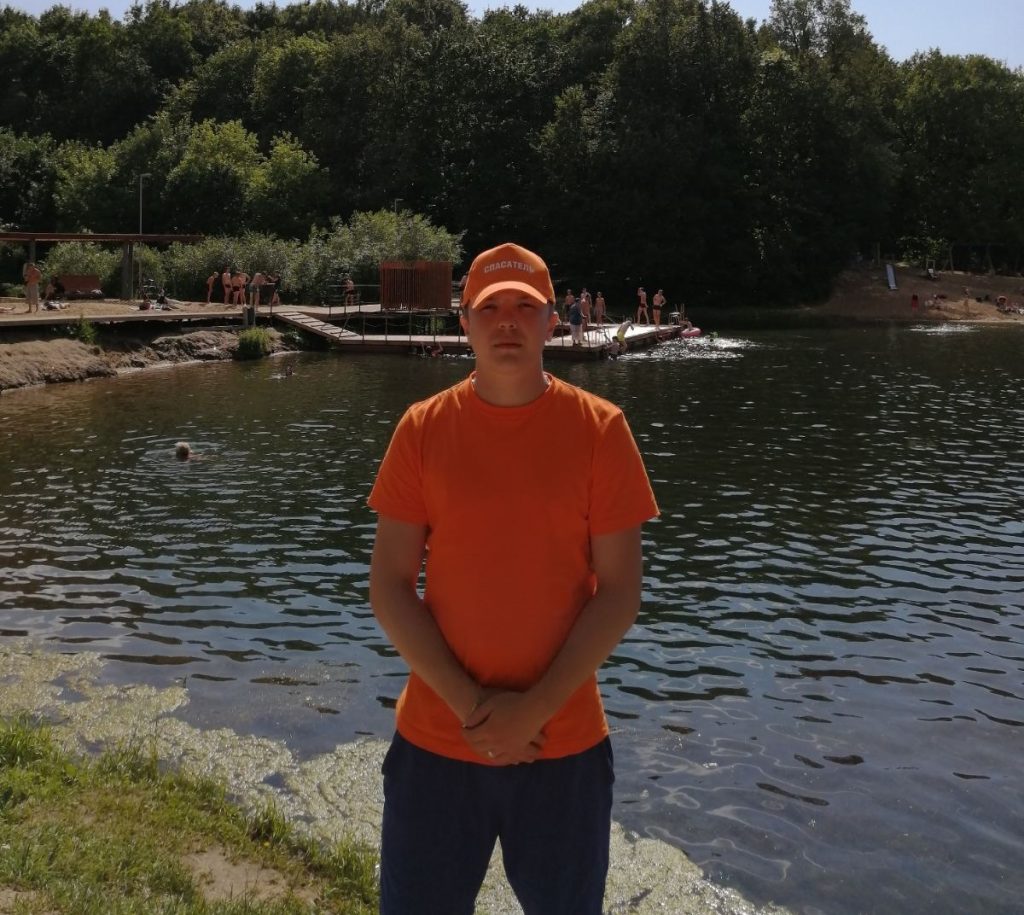 Матрос-спасатель вытащил из воды тонущего мужчину в Нижнем Новгороде