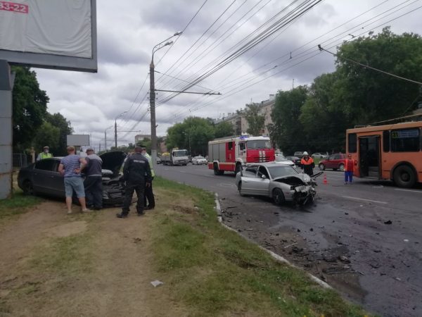 Водитель иномарки погиб в ДТП на проспекте Гагарина