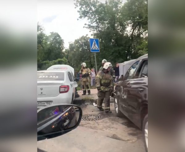 Водитель такси спровоцировал массовое ДТП на проспекте Ильича