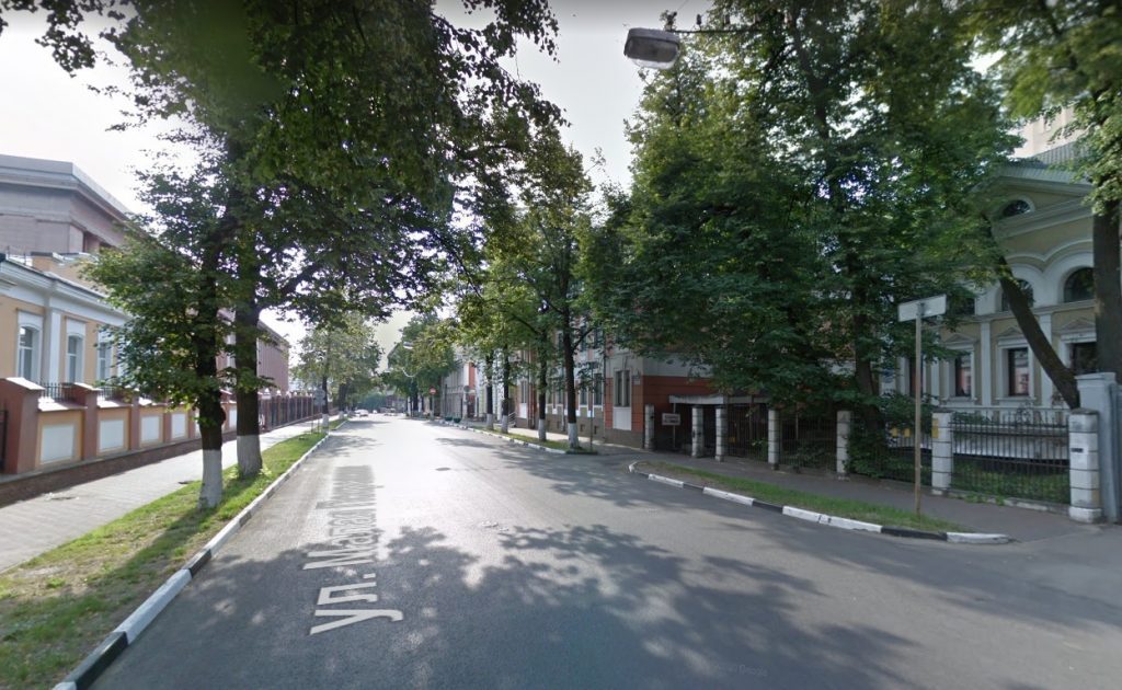 Движение автомобилей ограничат на участке дороги по улице Малая Покровская 17 декабря
