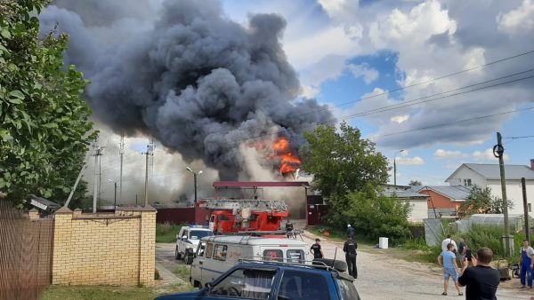 Опубликованы фото пожара на складе под Дзержинском