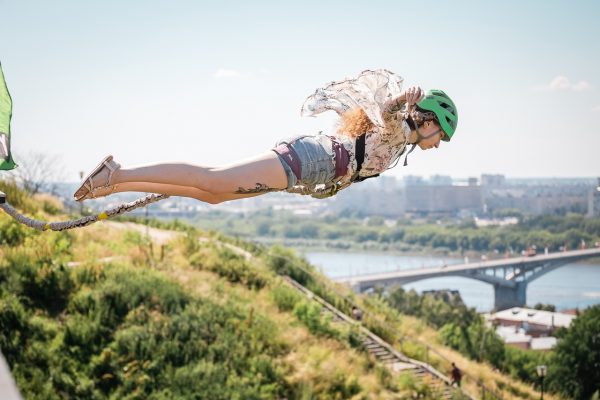 «В жизни больше ничего не может напугать»: нижегородцы прыгнули с моста