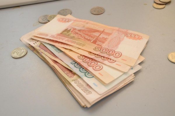 Нижегородец попался с фальшивой купюрой в 5000 рублей при покупке розы