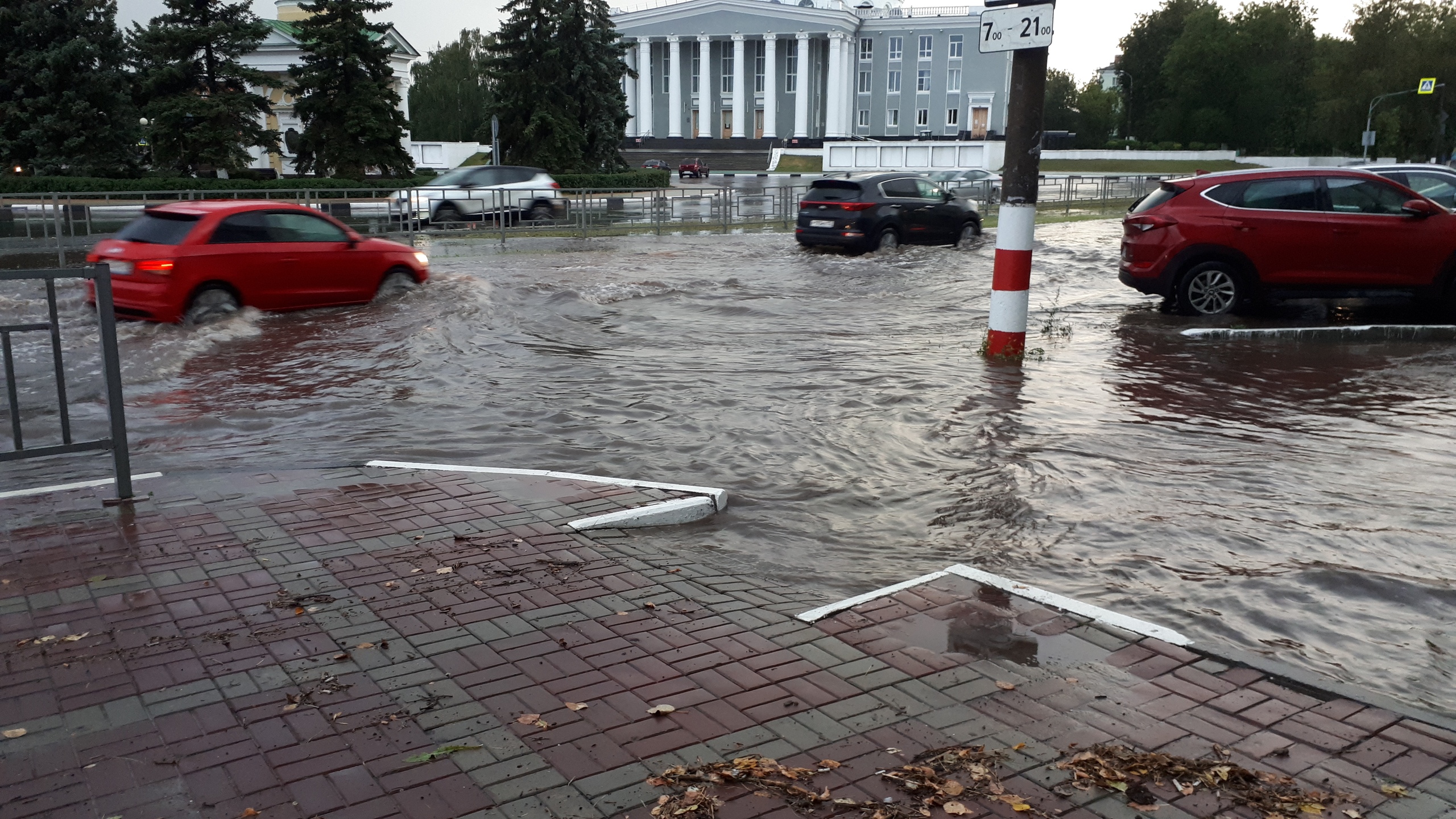 Дзержинск в Нижегородской области утонул после дождя 12 августа 2020 года |  Нижегородская правда