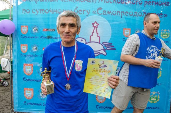 «Работаю, пока не упаду»: нижегородский ветеран рассказал, как пробежал марафон
