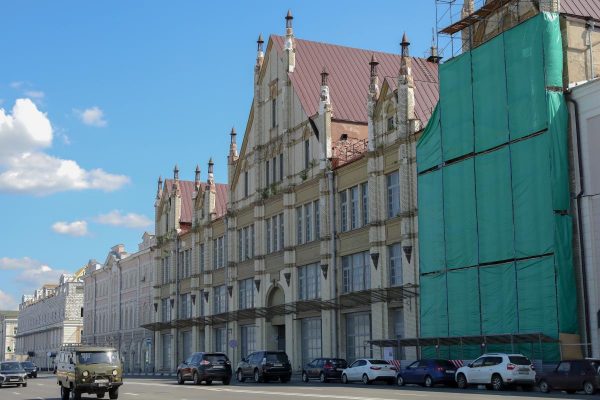 ТЦ в готическом стиле, швейная фабрика или ночной клуб: что значит «Маяк» для Нижнего Новгорода