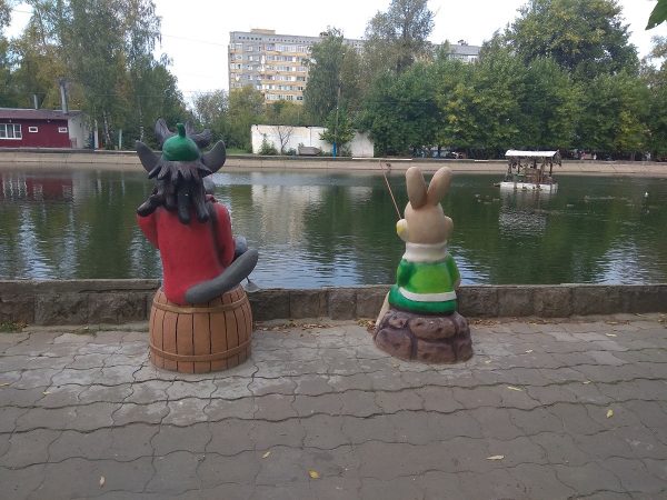 Скульптуры любимых героев советских мультфильмов появились в парке 1 Мая