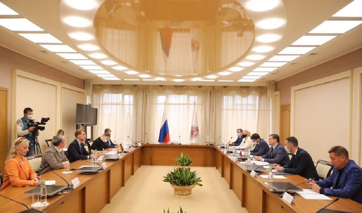 Глеб Никитин провел встречу с исполнительным вице-президентом компании «STADA» по России и СНГ Штефаном Эдером