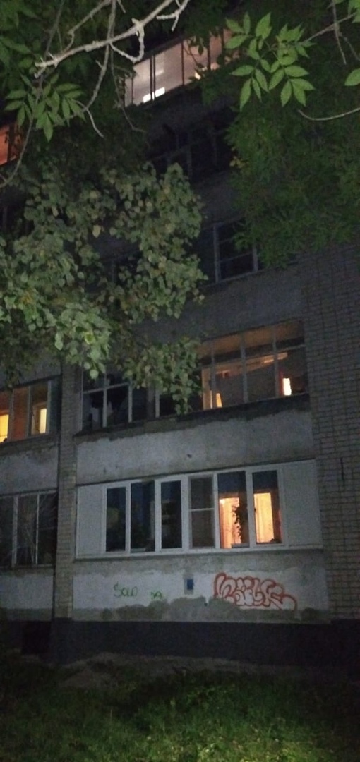 10-летняя девочка выпала с балкона на пятом этаже в Дзержинске