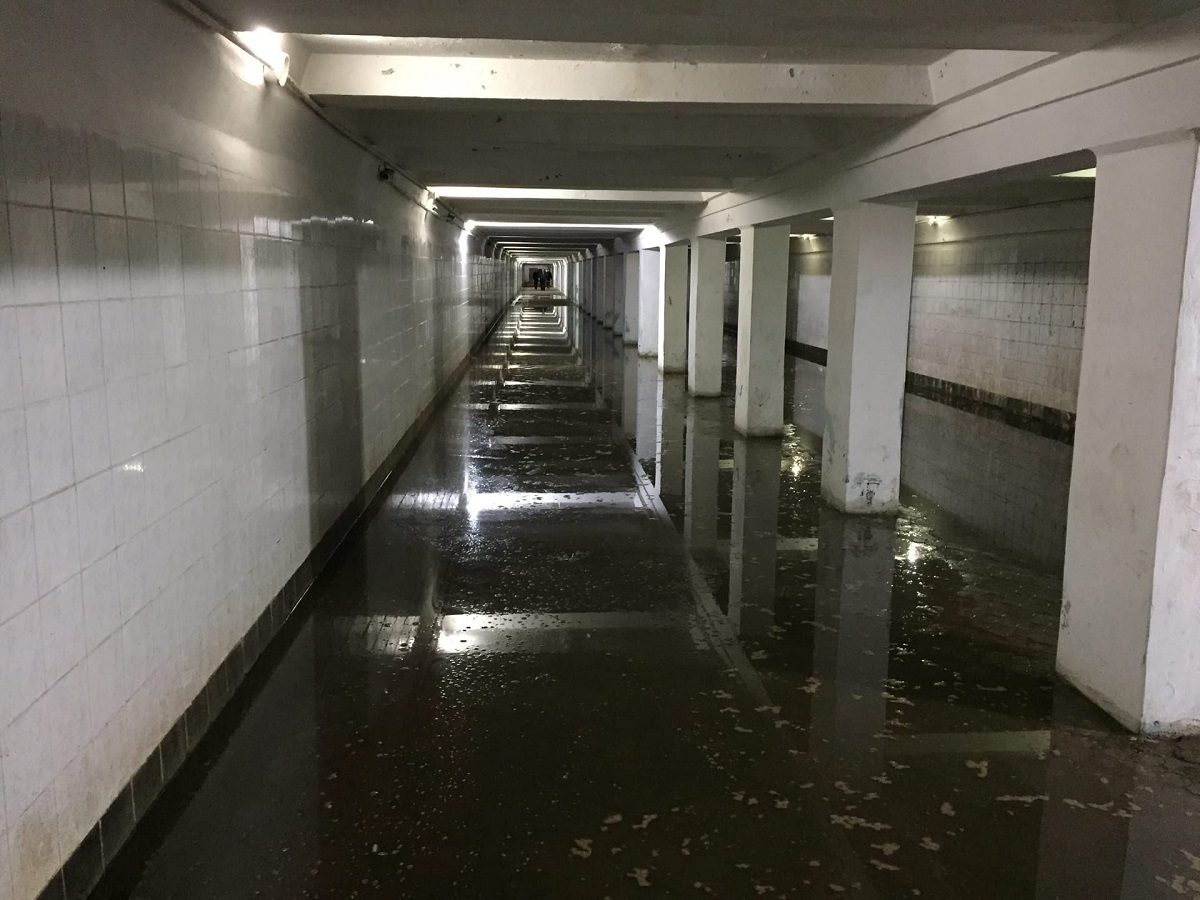 В администрации Автозаводского района назвали причину потопа на станции метро «Комсомольская»