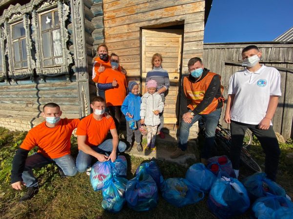 Волонтёры #МыВместе помогают пожилым нижегородцам и семьям с детьми
