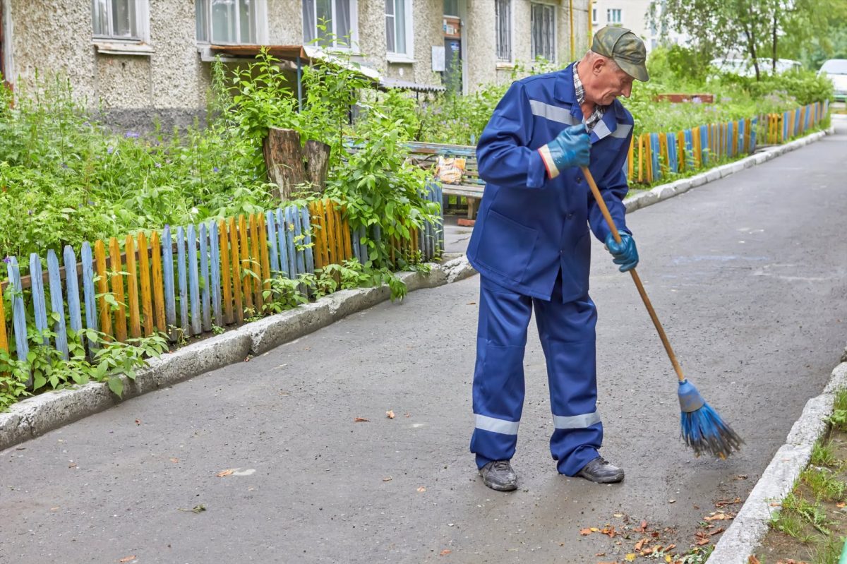 Дворник из Нижнего Новгорода присвоил себе 500 тысяч рублей за фиктивную  работу | 28.05.2021 | Нижний Новгород - БезФормата